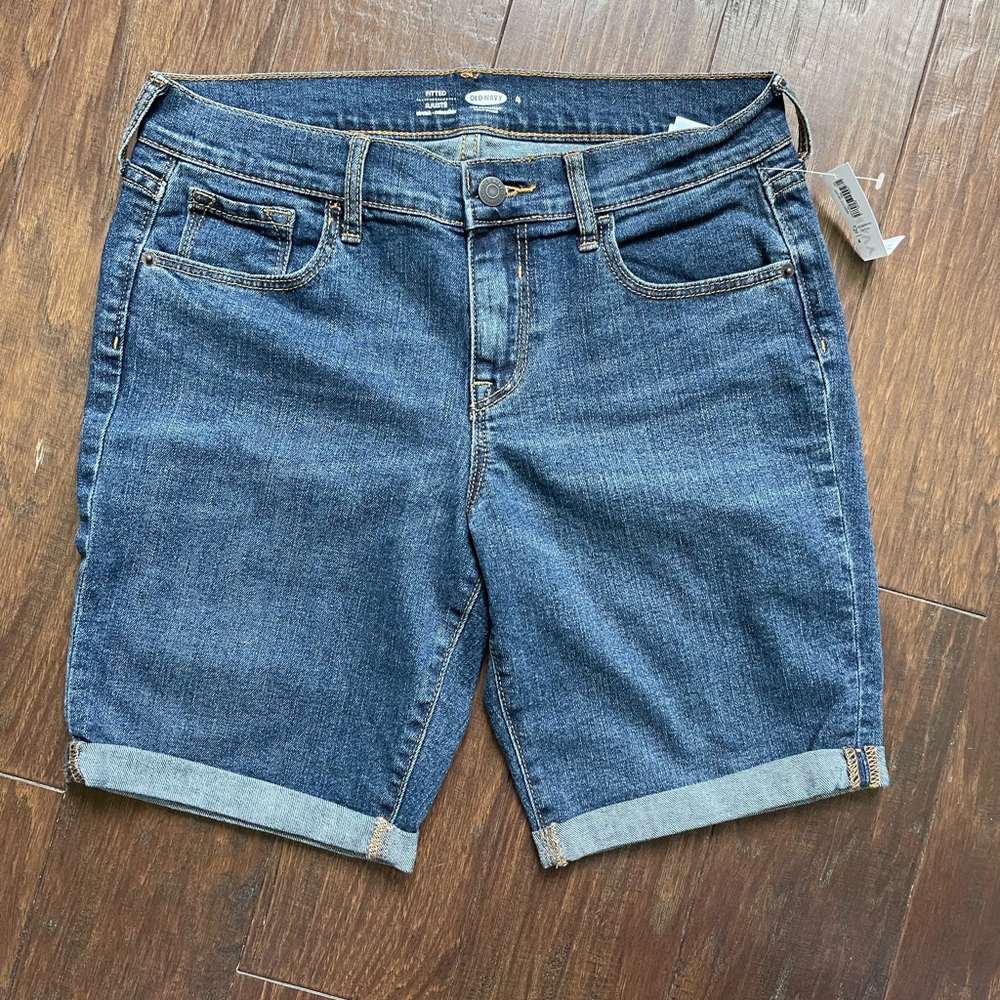 Women’s size 4 Old Navy jean shorts